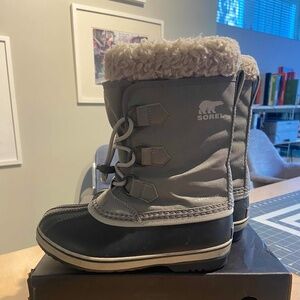 Sorel YOOT PAC™ Nylon Youth Waterproof Boots- size 4